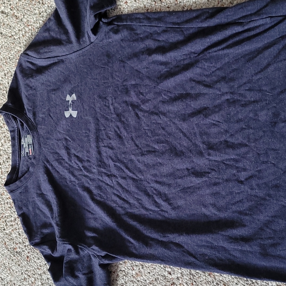 Under Armour tshirt